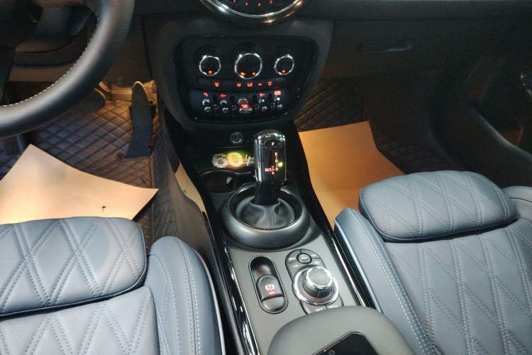 Used MINI Clubman 2023 Revised 2.0T COOPER S Connoisseur
