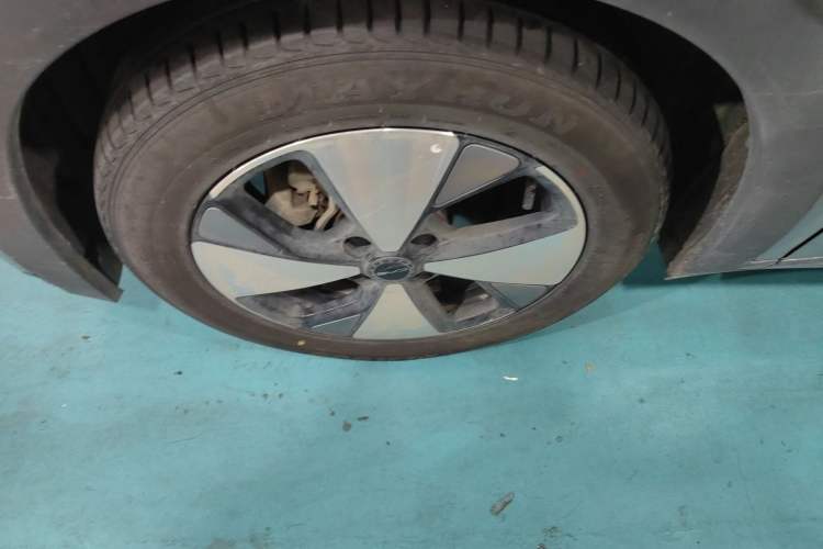 Used BYD Dolphin 2023 420 km Fashion Edition Left Front Wheel Hub