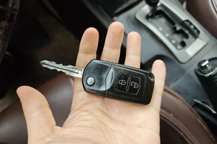 Used Bestune B50 2011 1.6L automatic with sunroof
