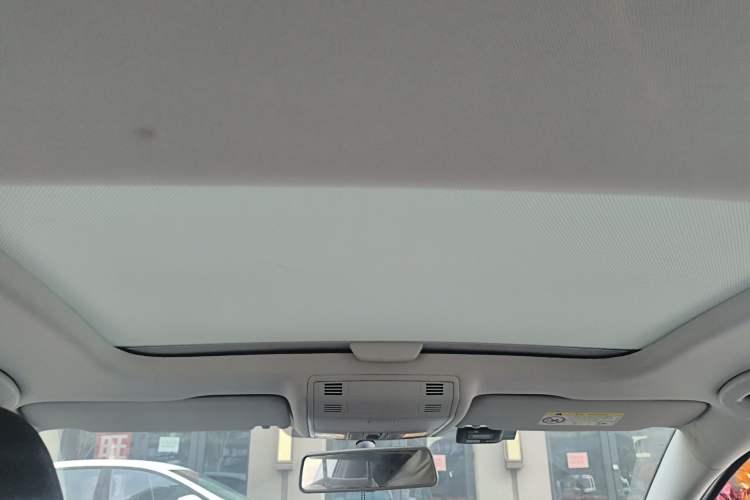 Used Volkswagen Golf 2018 230TSI Automatic Comfort Model Headliner