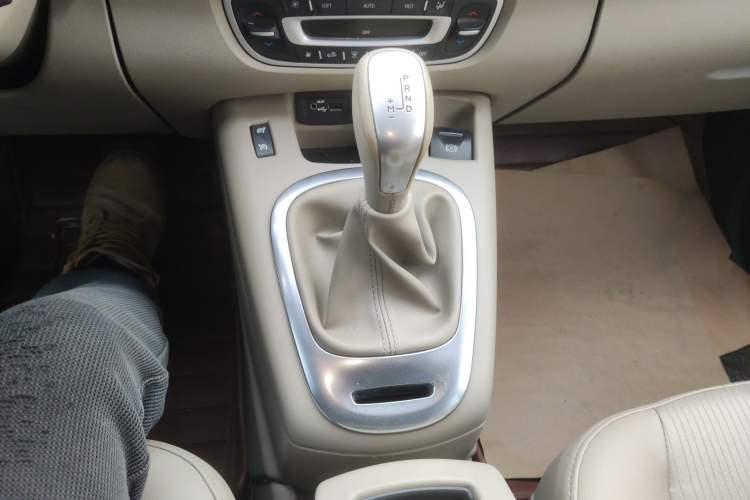 Used Renault Scenic Classic 2011 2.0 Comfort Edition with Scenic Design