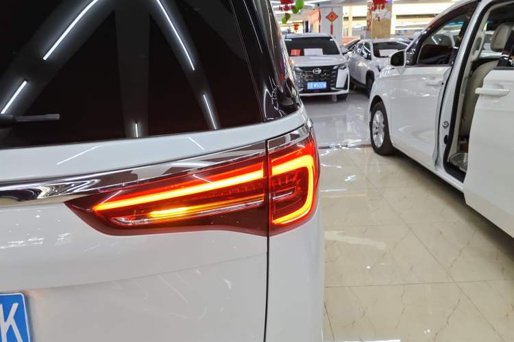 Used Buick GL8 2021 ES Land Cruiser 653T Luxury Edition
