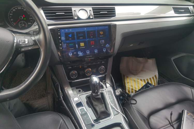 Used Volkswagen Passat 2017 330TSI DSG Luxury Edition
