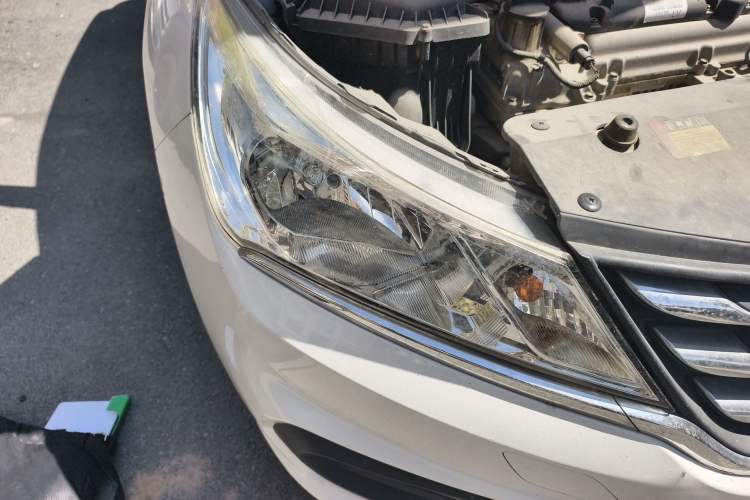 Used Baojun 310 2017 1.5L Automatic Fashion Model Right Front Headlight