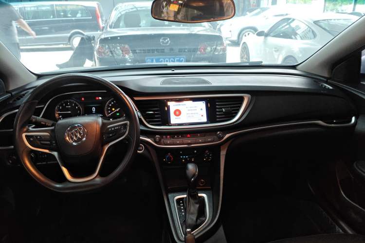 Used Buick GT 2021 Revised Version Flagship 1.5L Automatic Elite Edition Center Console