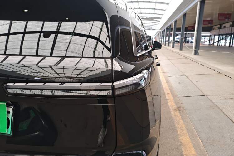 Used ONVO Luxeed L90 2025 Model—Max Six-Seater Version