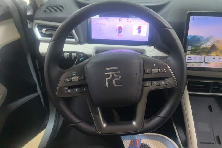 Used BYD Yuan UP 2025 Intelligent Driving Version 401 km Leading Edition
