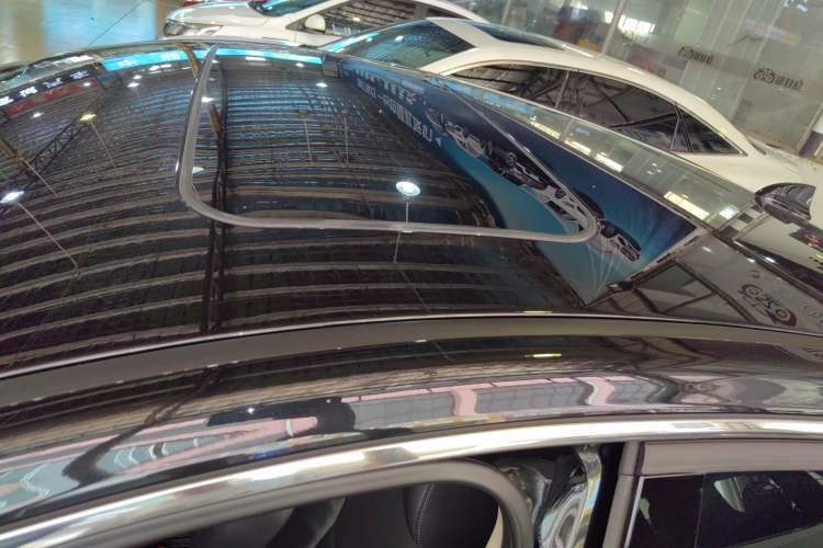 Used Hongqi H5 2022 Classic Model 1.8T Automatic Smart Connect Flagship Edition Roof