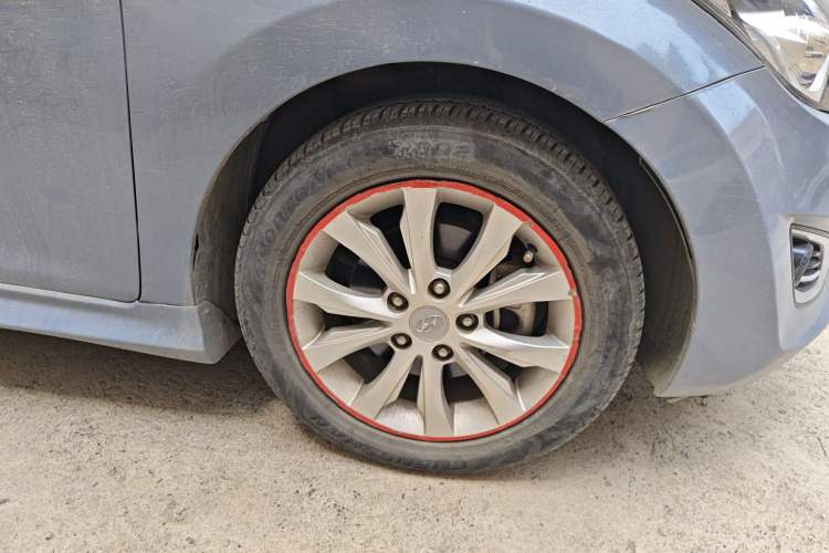 Used Hyundai Elantra (5th Generation / Langdong) 2016 1.6L Automatic Prestige Model Right Front Wheel Hub