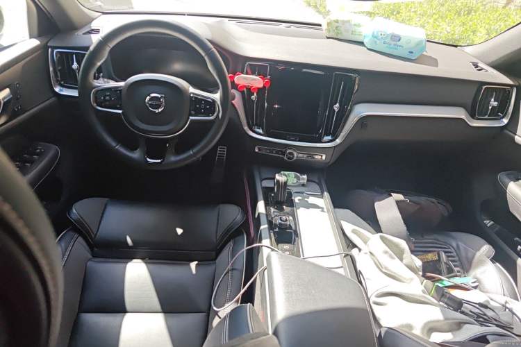 Used Volvo S60 2022 B4 Zhiyuan Sport Edition Center Console