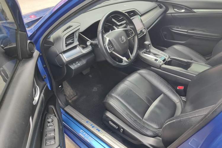 Used Honda Civic 2016 220TURBO CVT Prestige Edition
