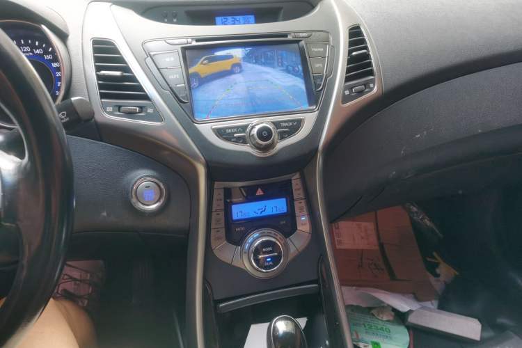 Used Hyundai Elantra (5th Generation / Langdong) 2012 1.6L Automatic Prestige Model
