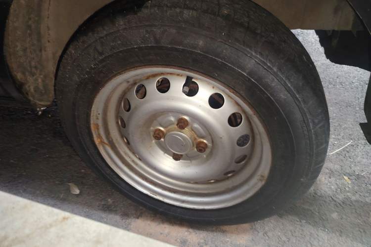 Used Dongfeng Xiaokang V27 2011 1.0L Base Version BG10-01 Right Front Wheel Hub