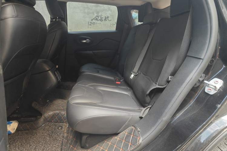 Used Jeep Cherokee 2016 2.4L Professional Smart Version