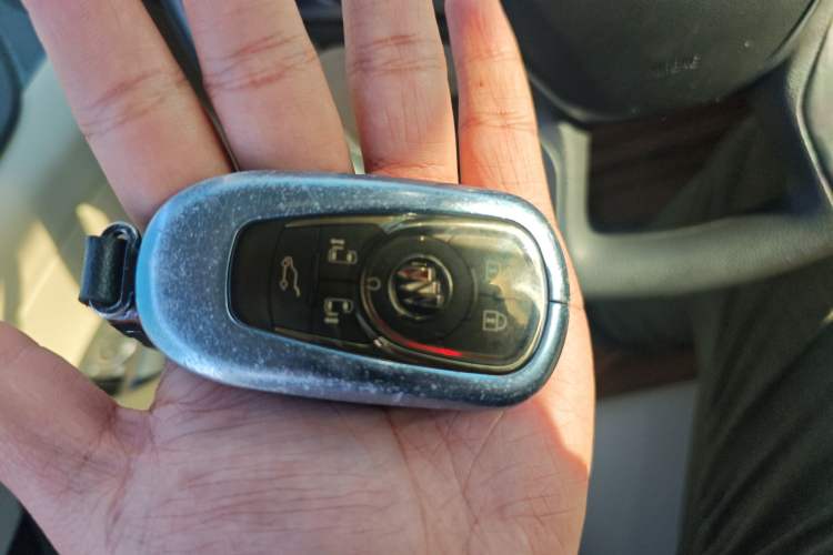 Used Buick GL8 2022 ES Landtrek 653T Flagship Model Vehicle Key
