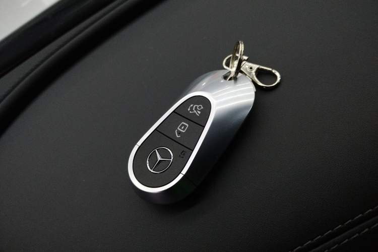 Used Mercedes-Benz GLC 2025 GLC 300 L 4MATIC Dynamic Model 5 Seats
