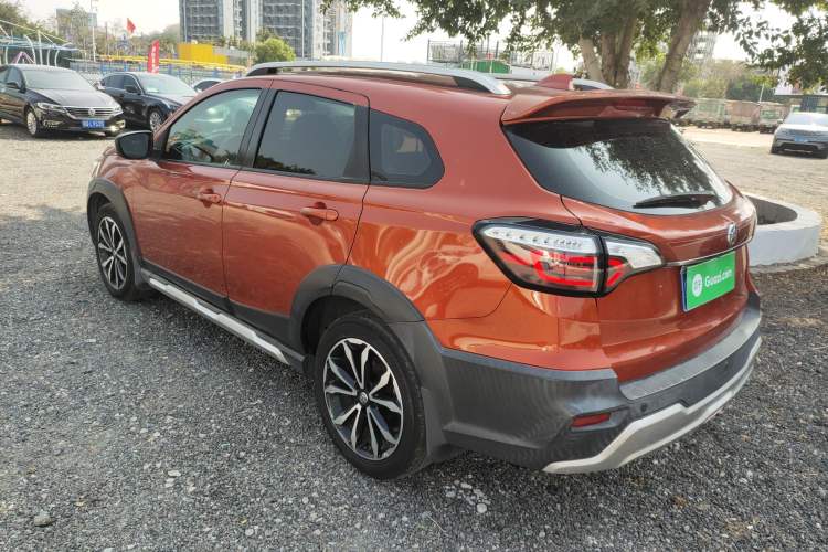 Used Venucia T70 2018 2.0L CVT Smart Enjoyment Sport Edition
