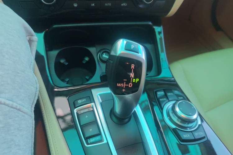 Used BMW 5 Series 2014 525Li Leading Model