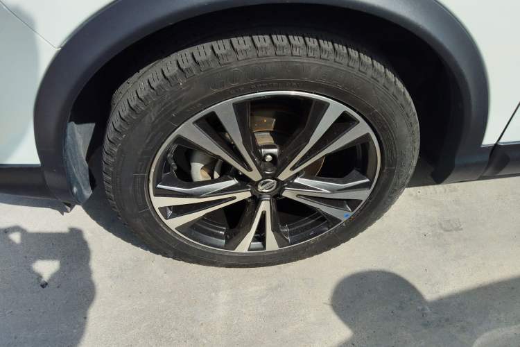 Used Nissan Qashqai 2021 2.0L CVT Luxury Edition Left Front Wheel Hub