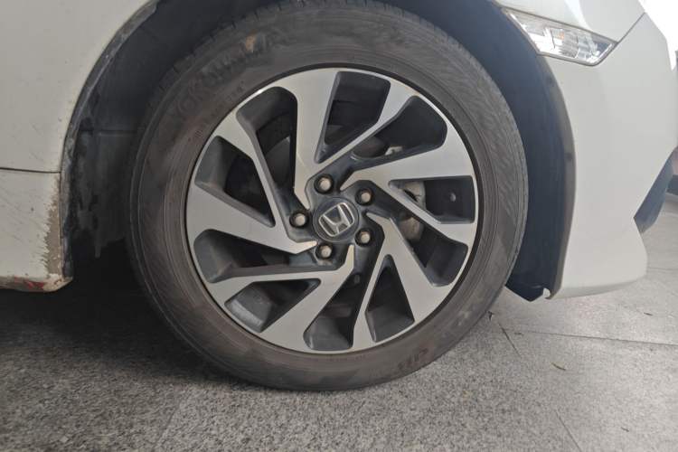 Used Honda Civic 2016 220TURBO CVT Luxury Edition
