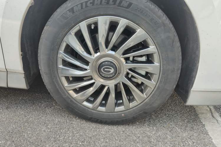 Used GAC Trumpchi M8 2023 Zongshi Series Dual-Motor Supreme Edition Right Front Wheel Hub