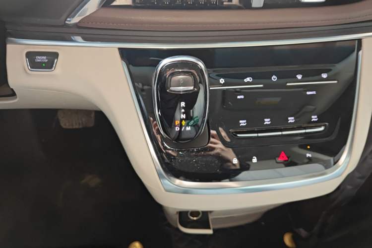 Used Buick GL8 2023 Land Executive Class Smart Enjoyment Model