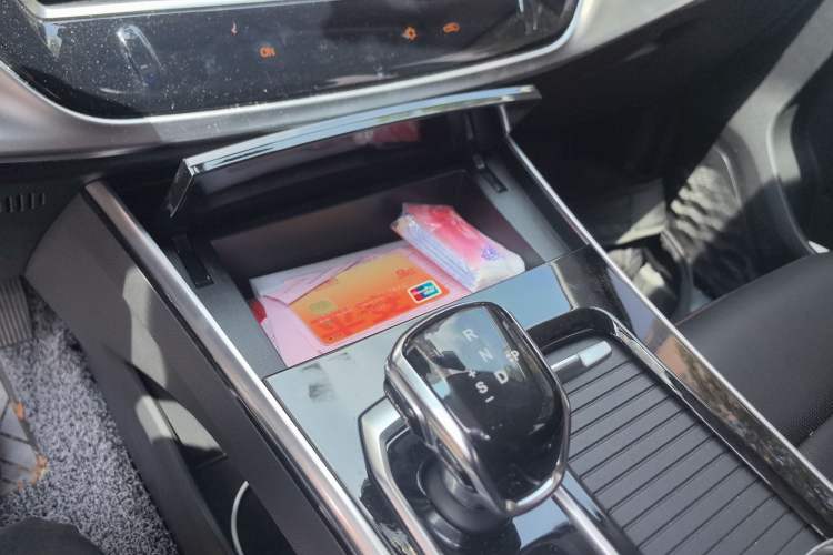 Used SOL X8 2021 300T DCT Leading Smart Connectivity Version 7 Seats