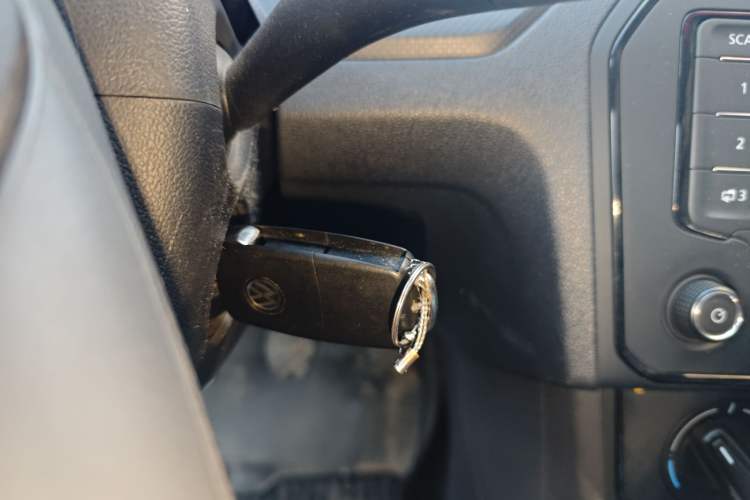 Used Volkswagen Jetta 2017 1.4L Manual Fashion Edition
