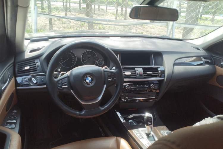 Used BMW X4 2014 xDrive20i X Design Package Steering Wheel