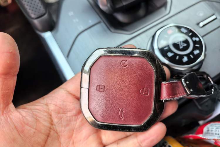 Used JETOUR Traveler 2025 2.0TD DCT Four-Wheel Drive Star Guardian Vehicle Key