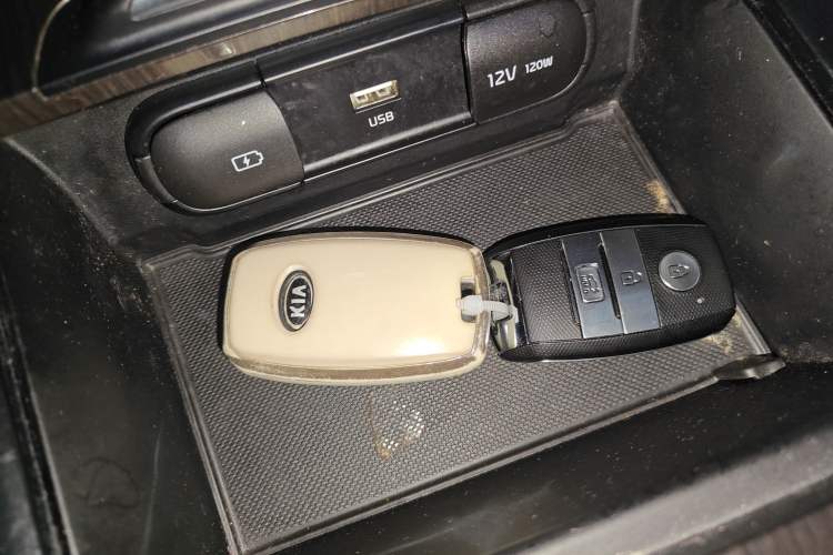 Used Kia K5 2019 Pro 1.6T Automatic Luxury Edition China VI Standard
