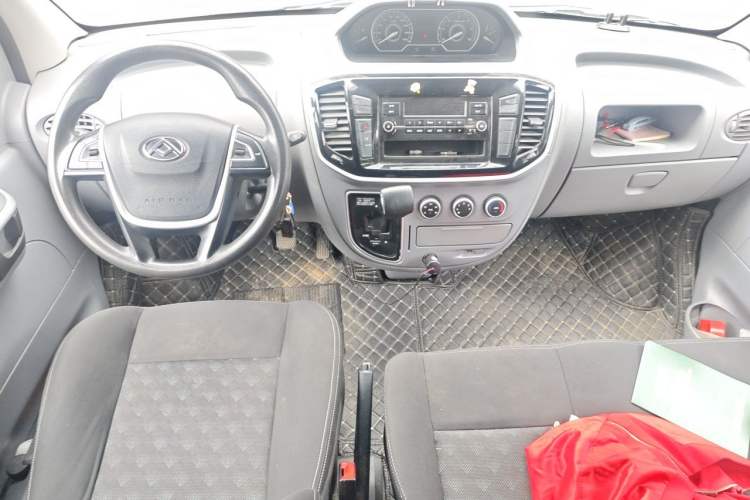 Used SAIC MAXUS Xintu V80 2021 2.0T AMT Classic Aoyuntong Short Wheelbase Mid-Roof 5/6-Seater
