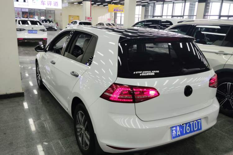 Used Volkswagen Golf 2016 230TSI Automatic Luxury Version
