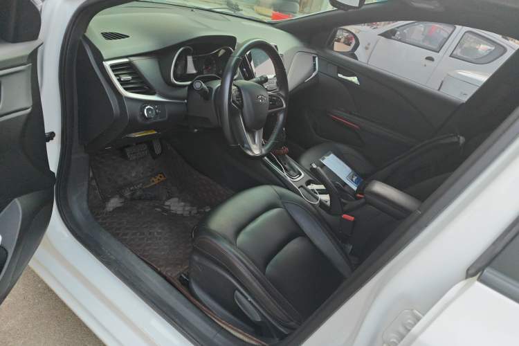 Used Chevrolet Monza 2019 RS 330T Automatic Comfort Edition China VI Standard Left Front Seat