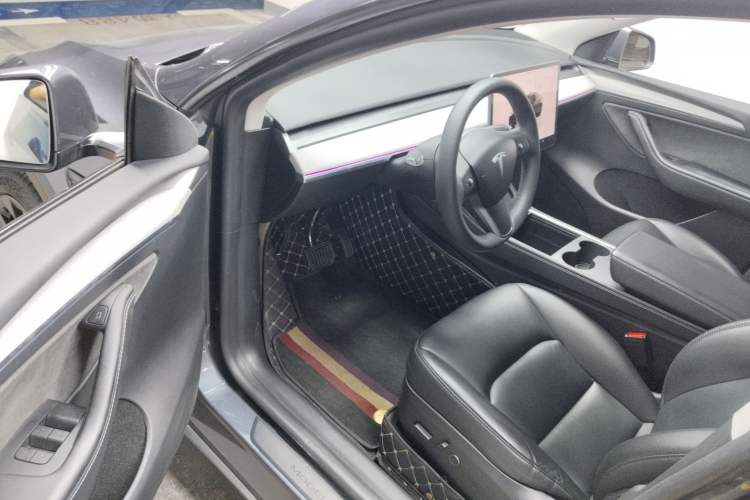 Used Tesla Model Y 2023 Rear-Wheel-Drive Version