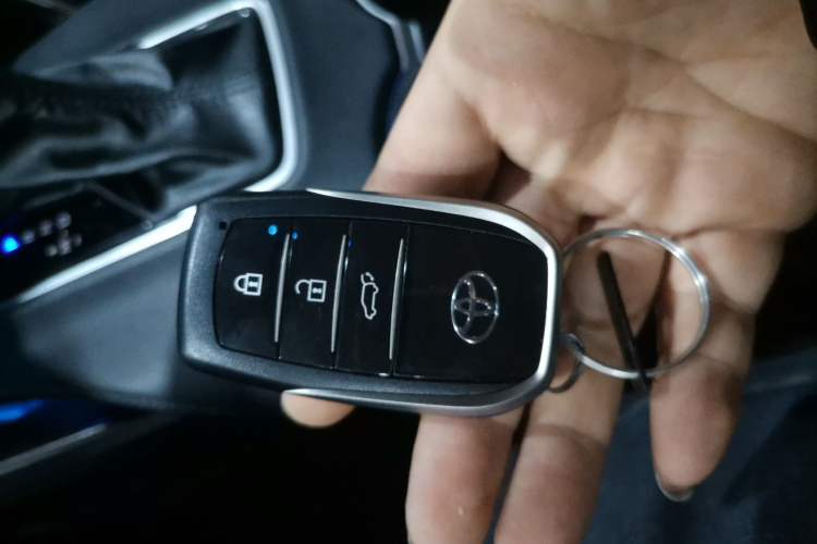 Used Toyota Venza 2023 2.0L CVT Two-Wheel Drive Prestige Version
