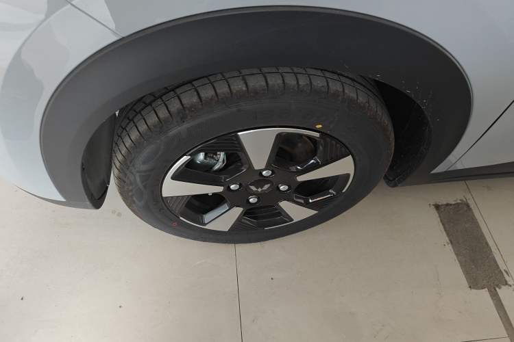 Used Wuling Bingo PLUS 2024 330 km Range Five-Seater Version