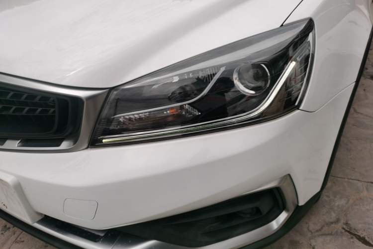 Used Geely Auto Vision S1 2019 Upgraded Model 1.5L Manual Elite Version Left Front Headlight