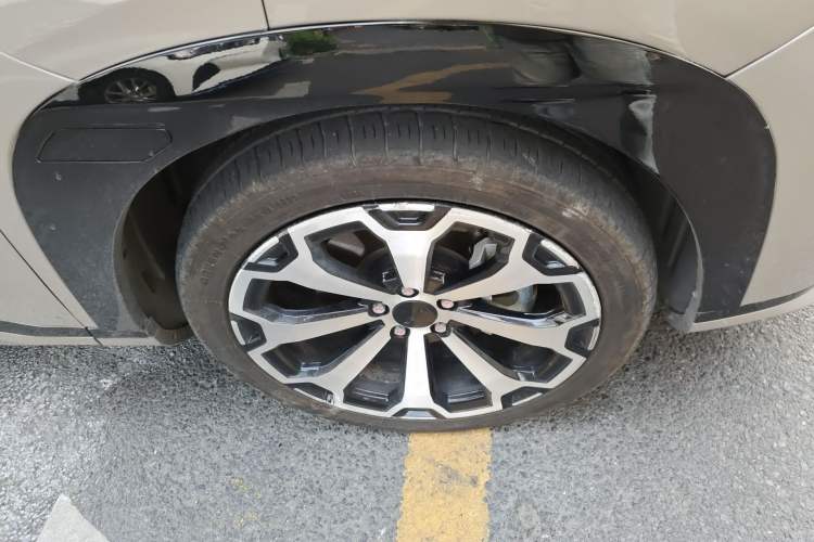 Used AION V 2024 Aion Tyrannosaurus 650 Smart Luxury Edition Right Front Wheel Hub