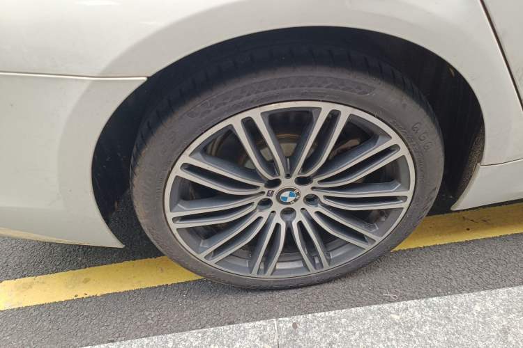 Used BMW 5 Series 2018 Restyled 530Li Luxury Edition M Sport Package
