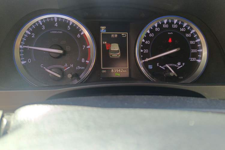 Used Toyota Highlander 2021 2.0T Four-Wheel Drive Luxury Edition 7 Seats Odometer Close Up