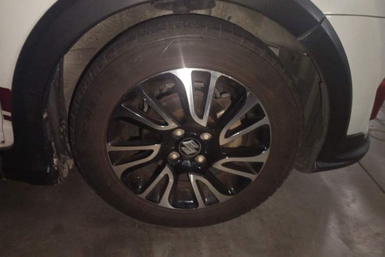 Used Suzuki Swift 2016 1.5L Automatic Fashionable Coolplay Edition Right Front Wheel Hub