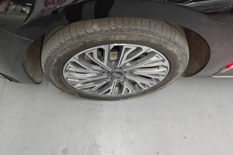 Used Hongqi H5 2023 2.0T Automatic Smart Connect Flagship Edition Left Front Wheel Hub