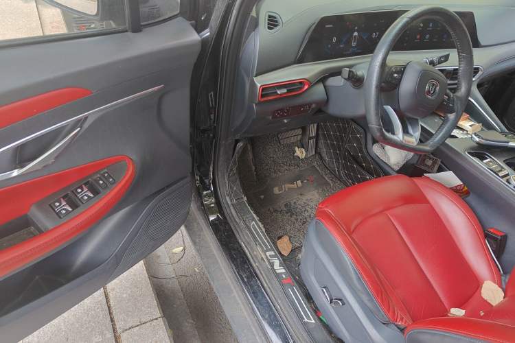 Used CHANGAN UNI-T 2020 1.5T Prestige Version