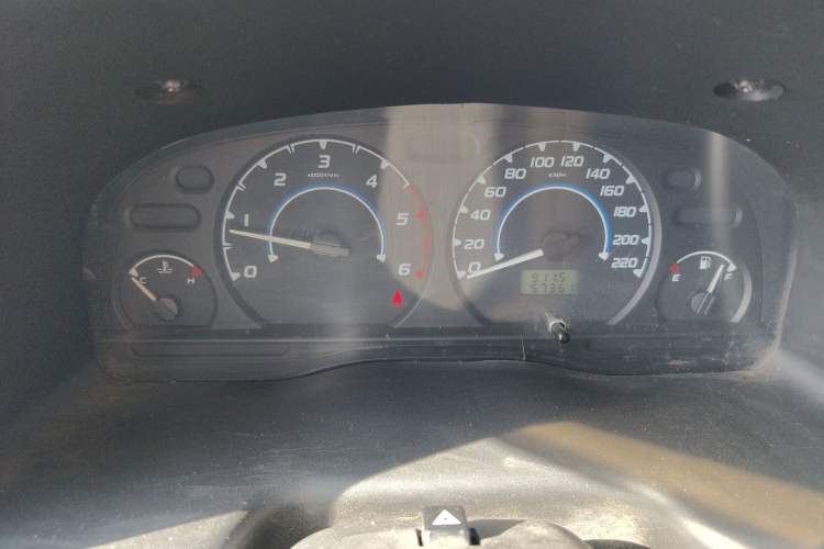 Used JMC Transit 2019 2.8T Commercial Version Short Wheelbase Mid-Roof 6-Seater China VI JX493