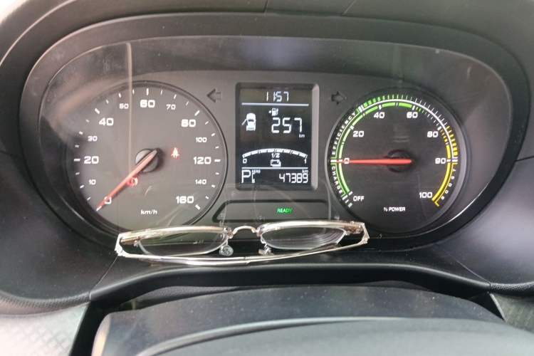 Used Roewe Clever 2021 302 km New Four-Seater Super-Efficient Version
