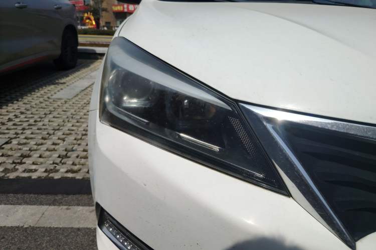 Used CHANGAN Alsvin V7 2016 1.6L Manual Enjoyment Model China V Standard Right Front Headlight