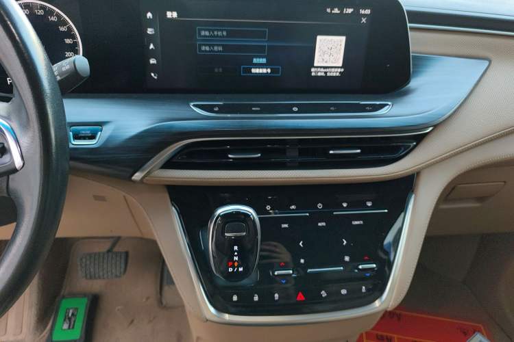 Used Buick GL8 2021 ES Landtrek 653T Luxury Model Audio And AC Panel