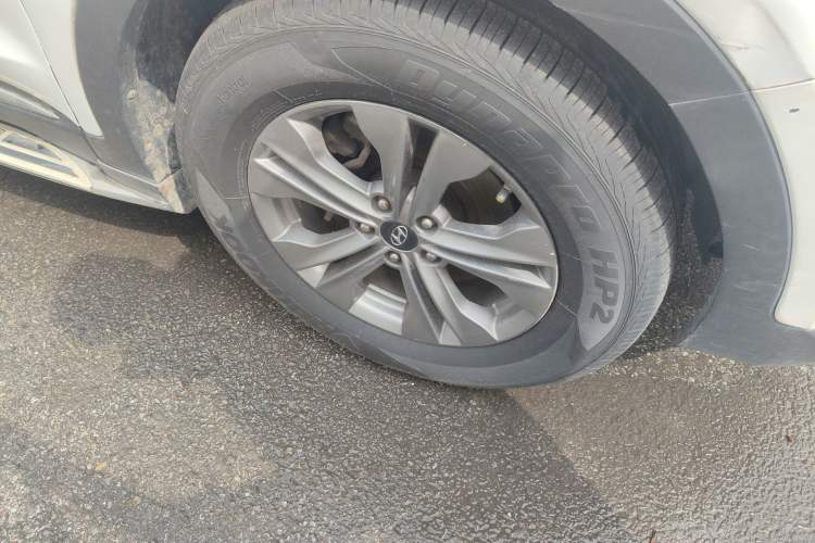 Used Hyundai Santa Fe 2013 2.4L Automatic Two-Wheel Drive Smart Version
