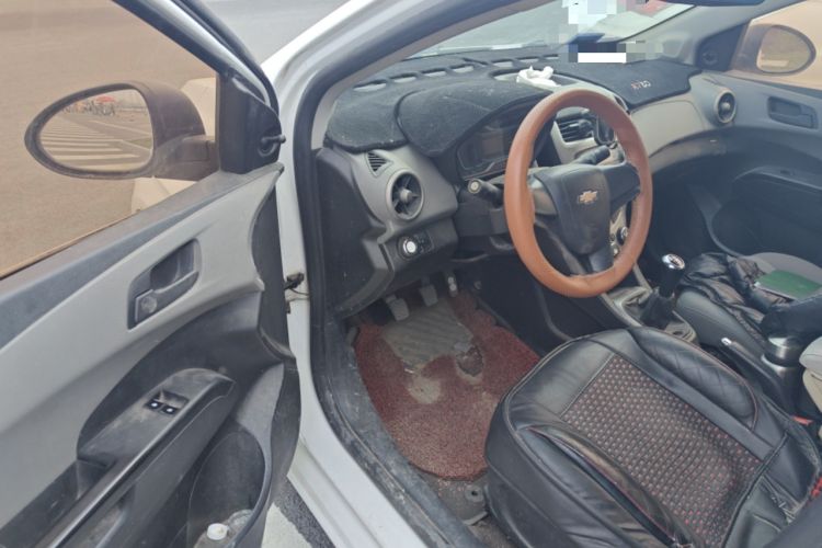 Used Chevrolet Aveo Sonic 2014 Sedan 1.4SL MT Comfort Edition
